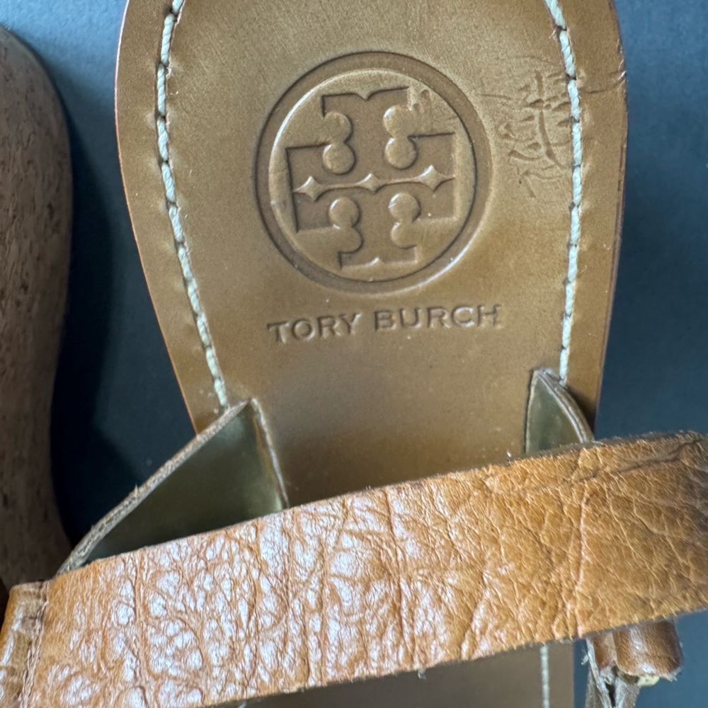 Tory Burch Gold Link Chain Thong Leather Sandals. Size 7.5M - Picture 12 of 12